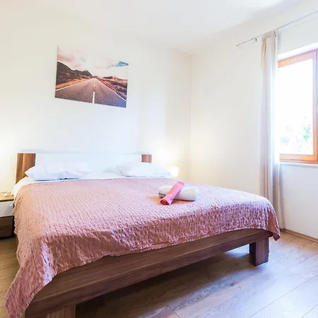 Marina 3 Bdr With Parking * Zadar