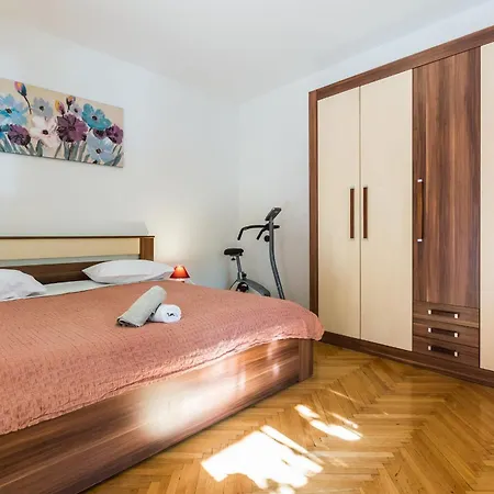 Apartment Marina 3 Bdr With Parking Zadar