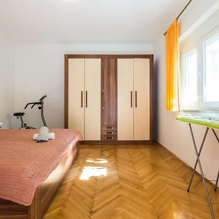 Apartment Marina 3 Bdr With Parking