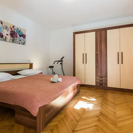 Marina 3 Bdr With Parking Apartment Zadar