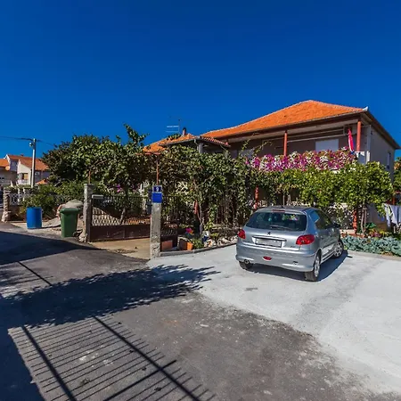Marina 3 Bdr With Parking