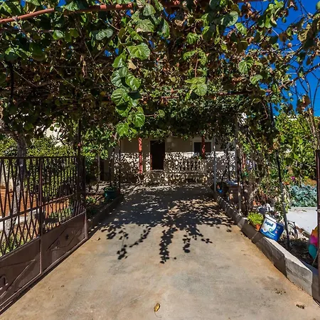 Marina 3 Bdr With Parking Apartment